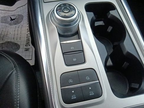 Used 2021 Ford Explorer XLT w/ Equipment Group 202A image 25