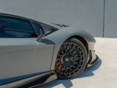 Used 2019 Lamborghini Aventador SVJ AWD/4WD image 46