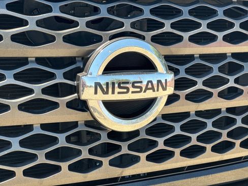 Used 2018 Nissan Titan SV w/ SV Convenience Package AWD/4WD image 37