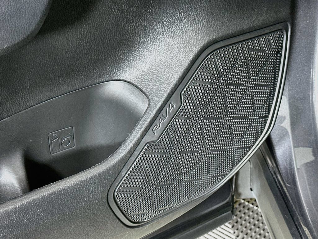Certified 2025 Toyota RAV4 XLE w/ Convenience Package FWD image 19