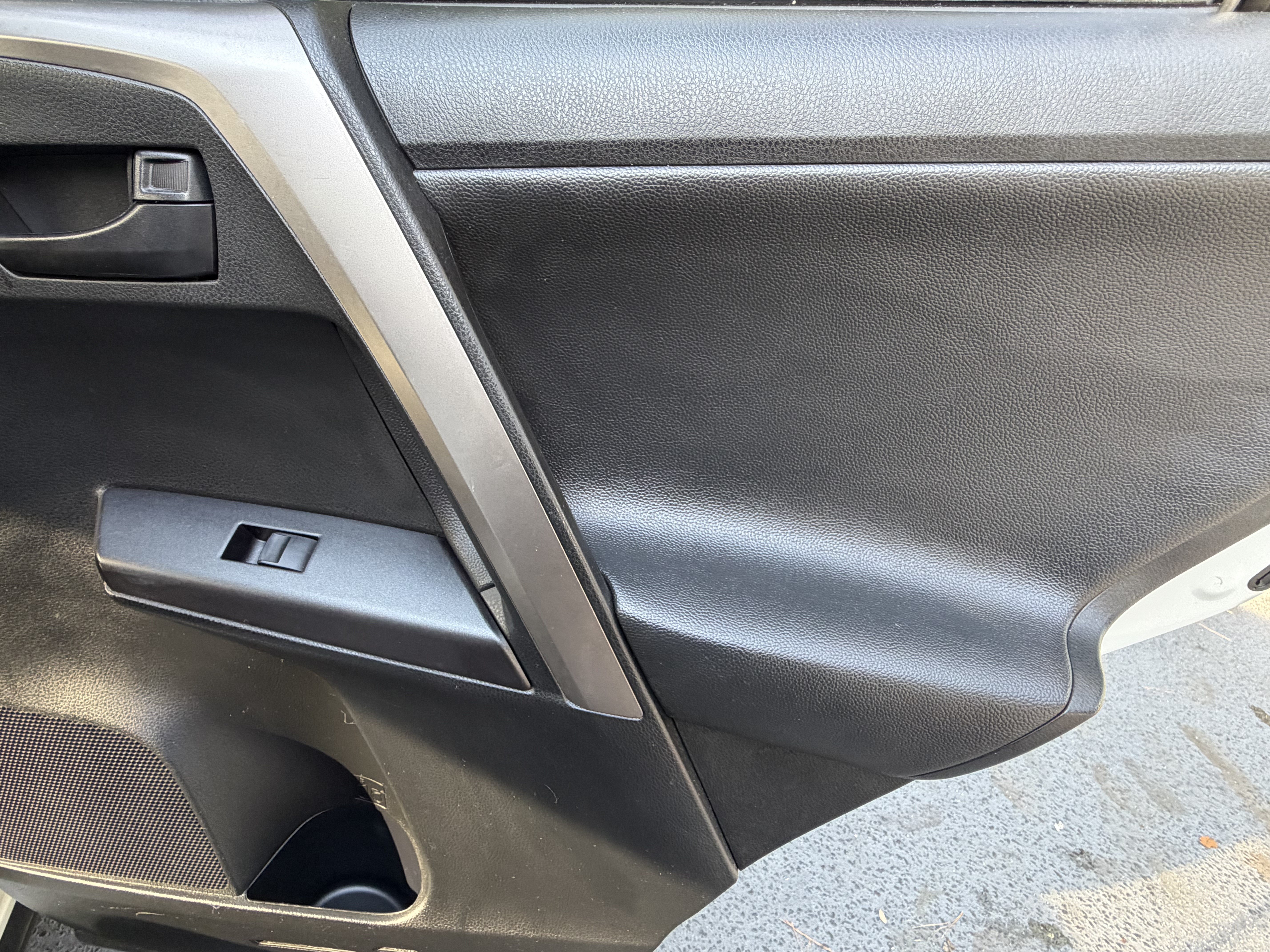 Used 2017 Toyota RAV4 LE FWD image 36