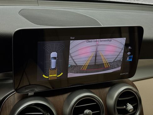 Used 2021 Mercedes-Benz GLC 300 image 9