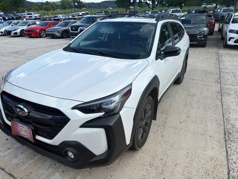 Used 2023 Subaru Outback Onyx Edition AWD/4WD image 3