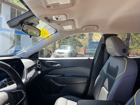 Certified 2024 Chevrolet Trax ACTIV FWD image 12