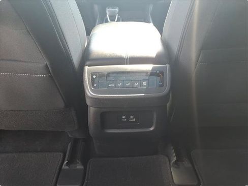 Used 2024 Nissan Pathfinder SV AWD/4WD image 32