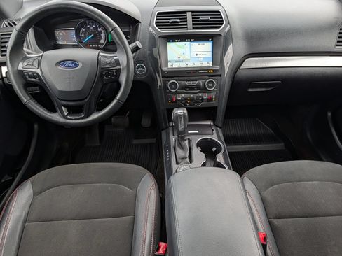 Certified 2018 Ford Explorer XLT w/ Equipment Group 202A AWD/4WD image 23