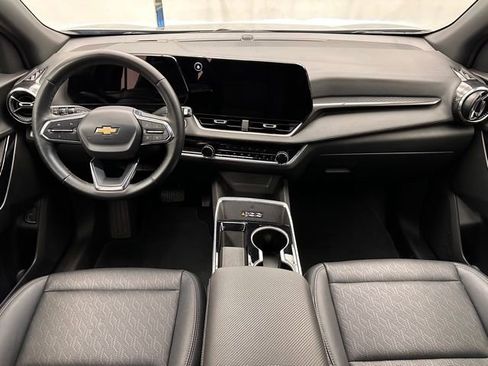 Used 2025 Chevrolet Equinox LT w/ Convenience Package II image 7