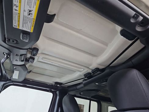 Used 2020 Jeep Wrangler Unlimited Sport S image 20