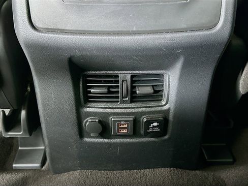 Used 2019 Nissan Titan SV w/ SV Convenience Package AWD/4WD image 26