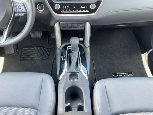 Used 2023 Toyota Corolla Cross AWD Hybrid image 15