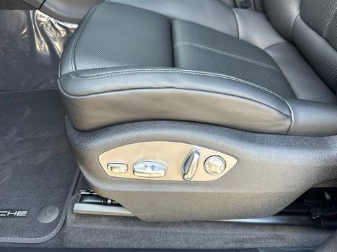 New 2026 Porsche Macan AWD/4WD image 14