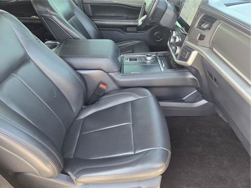Used 2022 Ford Expedition XLT RWD image 13