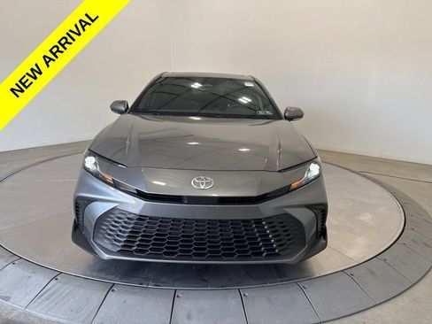Used 2026 Toyota Camry SE w/ Convenience Package FWD image 2