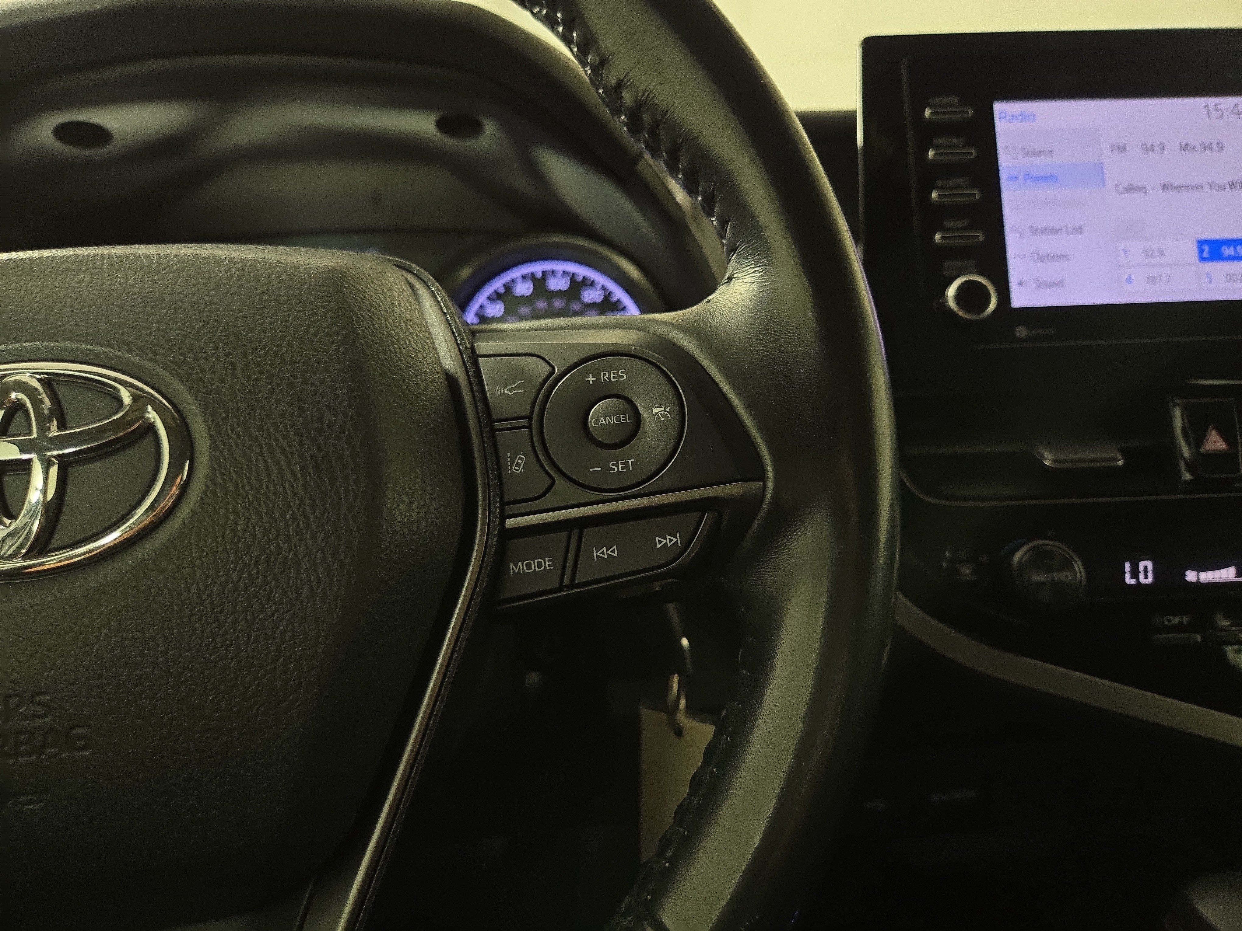 Used 2022 Toyota Camry SE FWD image 16