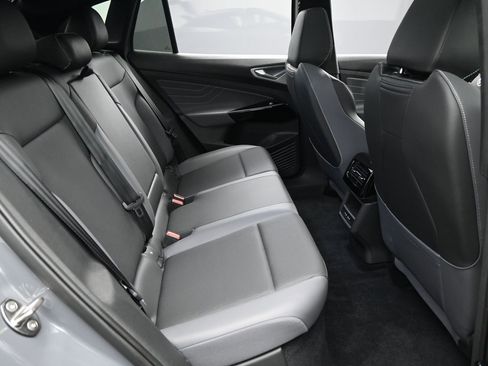 Used 2023 Volkswagen ID.4 Pro S image 33