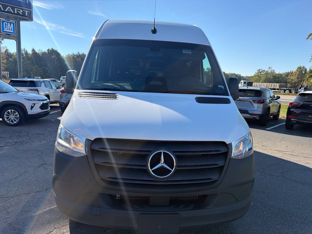 Used 2025 Mercedes-Benz Sprinter 2500 image 2