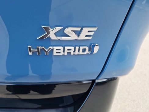 Used 2024 Toyota RAV4 XSE AWD/4WD image 12