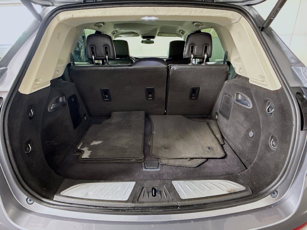 Used 2019 Buick Envision Essence FWD image 34