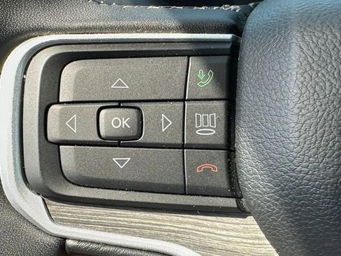 Used 2023 Jeep Wagoneer L Series III w/ Preferred Equipment Group image 21