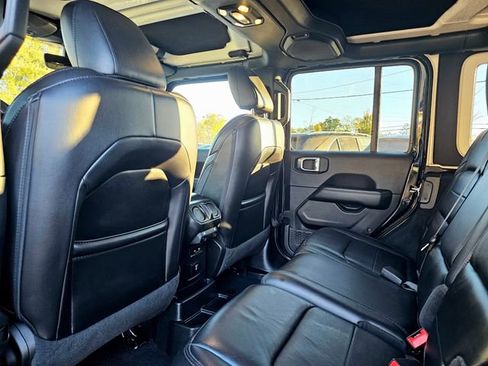 Used 2020 Jeep Wrangler Unlimited Sahara image 24