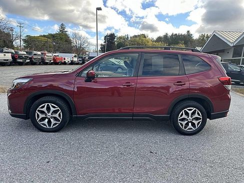 Used 2019 Subaru Forester Premium image 2