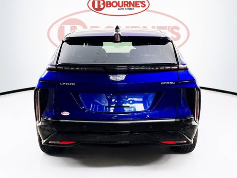 Used 2024 Cadillac Lyriq Luxury AWD/4WD image 11