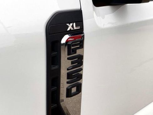 Used 2024 Ford F350 XL w/ XL Chrome Package image 9