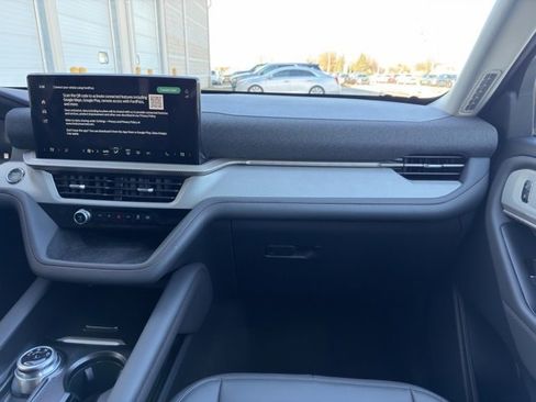 Certified 2025 Ford Explorer Active w/ Active Comfort Package image 14