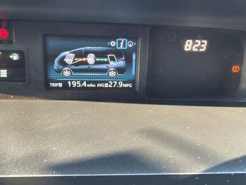 Used 2017 Toyota Prius V Three w/ Carpet Mat Package FWD image 17