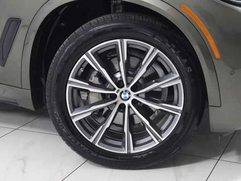 Used 2022 BMW X5 xDrive40i w/ M Sport Package AWD/4WD image 15