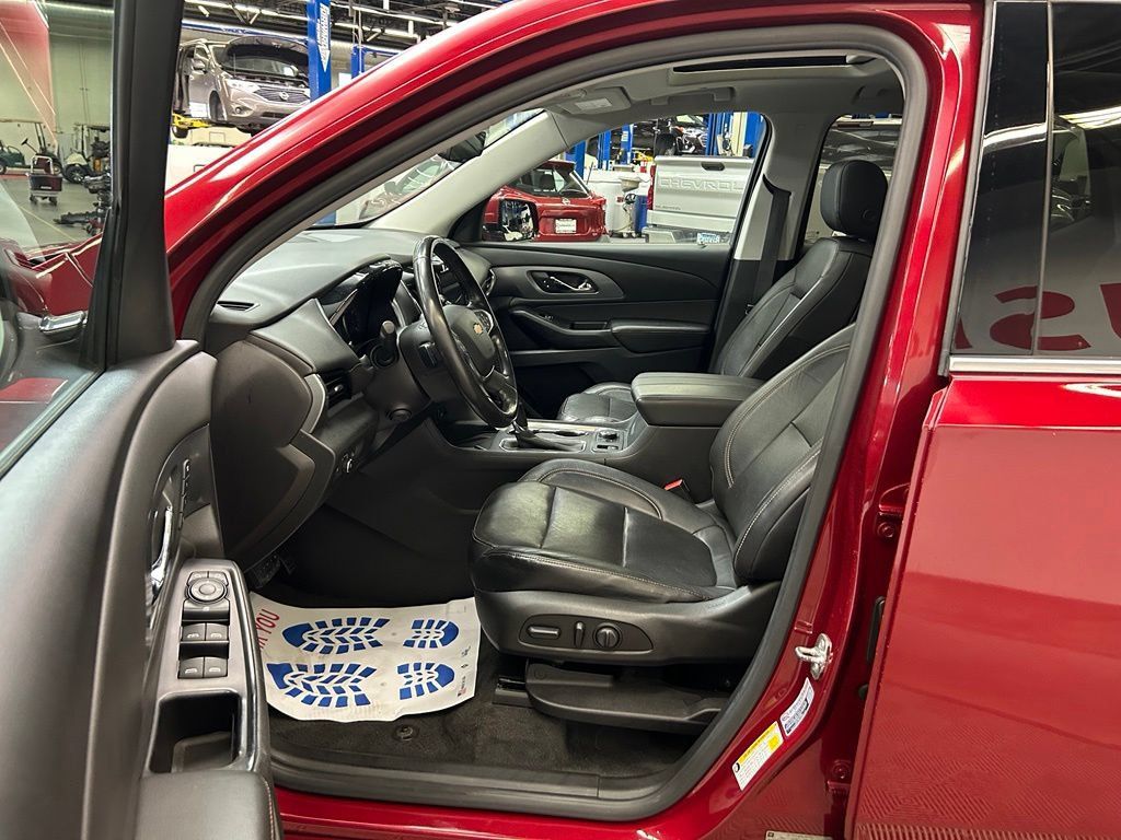 Used 2019 Chevrolet Traverse Premier w/ Driver Confidence II Package FWD image 10