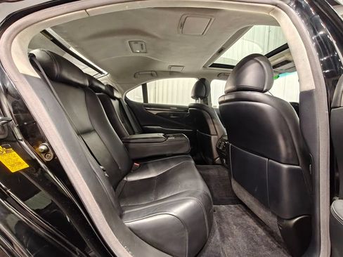 Used 2013 Lexus LS 460 AWD w/ Comfort Pkg image 25