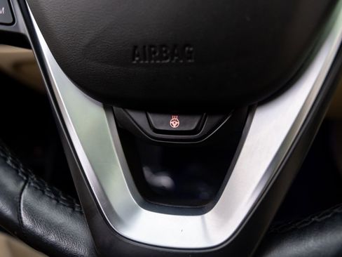 Used 2020 BMW 330i xDrive Sedan w/ Driving Assistance Package image 22