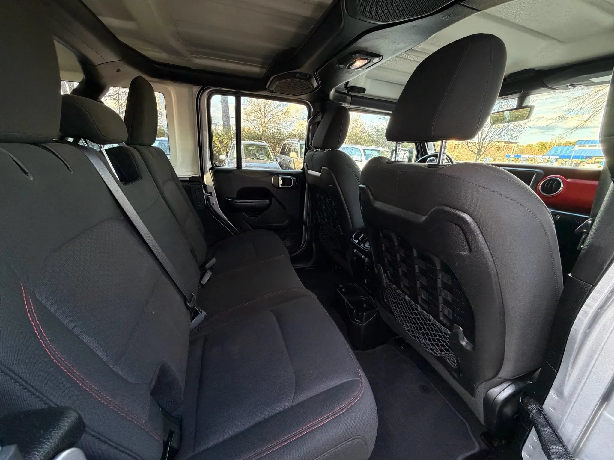 Used 2018 Jeep Wrangler Unlimited Rubicon AWD/4WD image 13