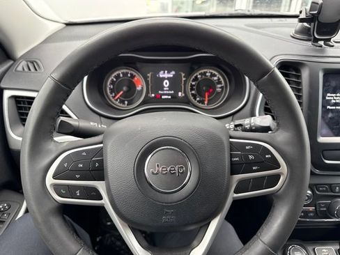 Used 2022 Jeep Cherokee Latitude w/ Trailer Tow Group AWD/4WD image 11