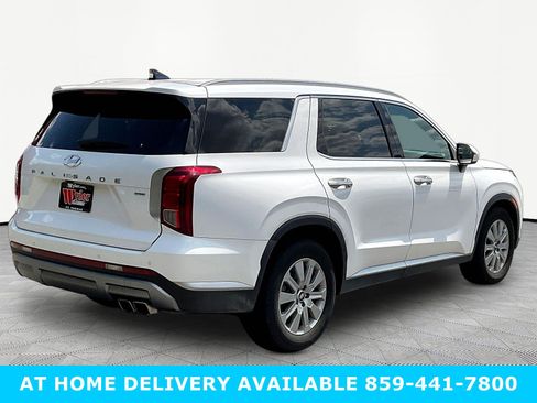 Used 2022 Hyundai Palisade SE FWD image 4