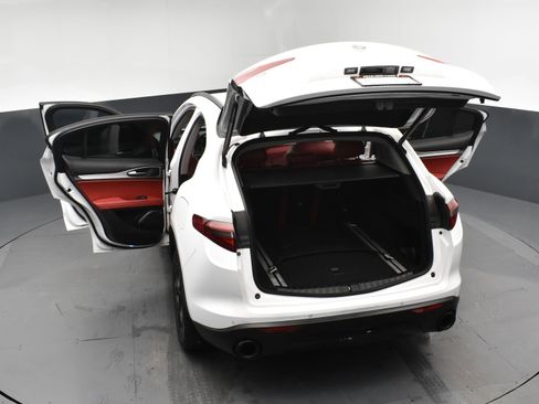 Used 2018 Alfa Romeo Stelvio Sport w/ Quick Order Package 22J Sport image 27