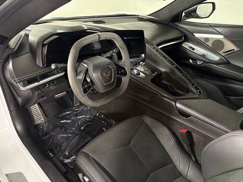 Used 2023 Chevrolet Corvette Stingray Premium Conv w/ Z51 Performance Package RWD image 24