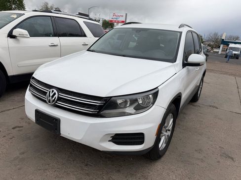 Used 2017 Volkswagen Tiguan S image 2