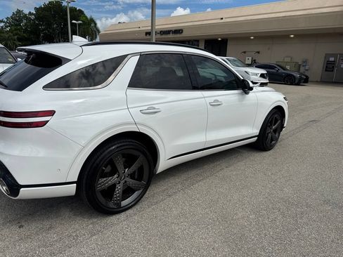 Used 2025 Genesis GV70 3.5T Sport w/ Sport Advanced Package AWD/4WD image 7