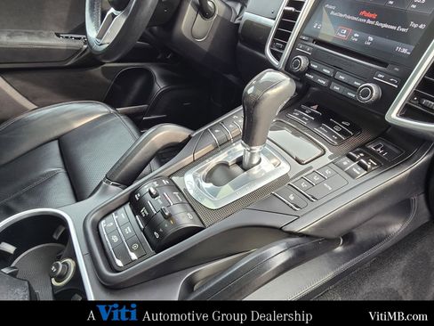 Used 2018 Porsche Cayenne GTS image 30