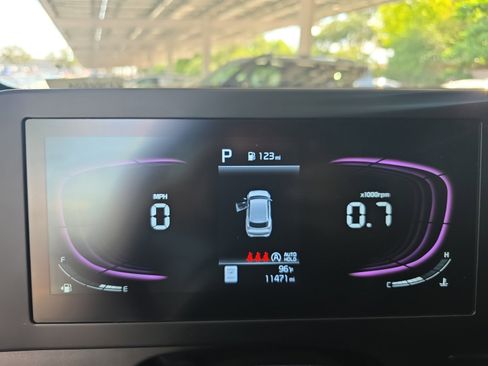 Certified 2025 Kia Sportage LX FWD image 18