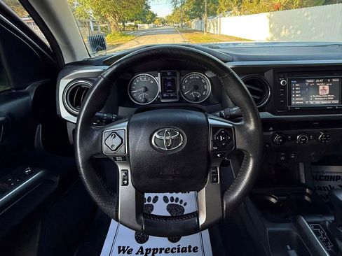 Used 2018 Toyota Tacoma SR5 image 8