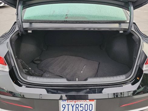 Certified 2025 Hyundai Elantra Sport image 18