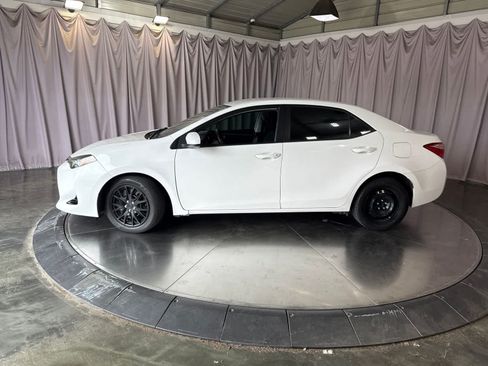 Used 2018 Toyota Corolla LE FWD image 6