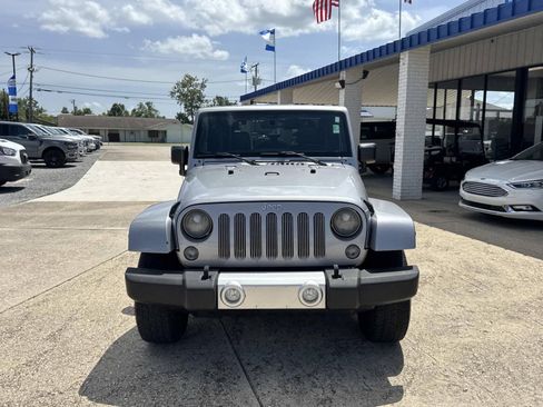 Used 2015 Jeep Wrangler Sahara w/ Connectivity Group AWD/4WD image 2
