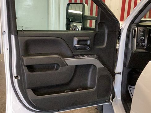 Used 2017 Chevrolet Silverado 1500 LT w/ All Star Edition AWD/4WD image 10