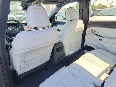 New 2025 Jeep Wagoneer S Limited image 12