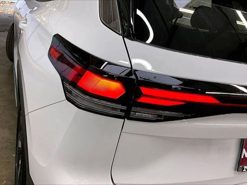 New 2026 Volkswagen Tiguan SE image 25