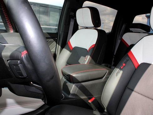 Used 2023 GMC Canyon AT4X image 30